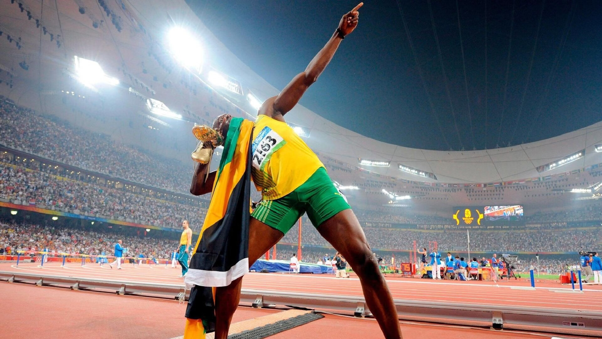 “西甲门将神扑救险，场面惊险刺激”，足球门将神扑