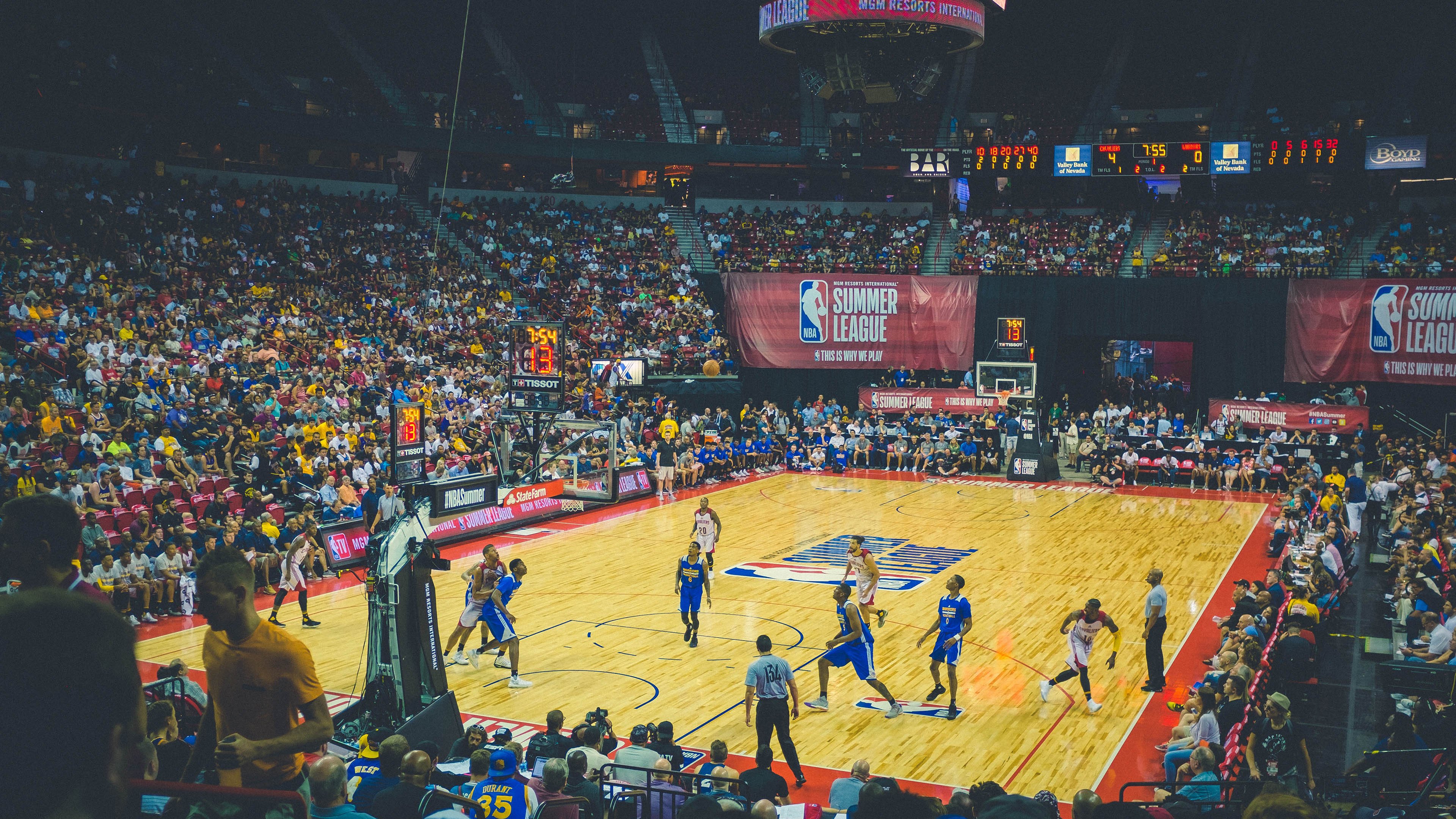 乐鱼VIP注册app下载-篮球名将分享职业生涯经验，激励新一代球员，篮球名将排名